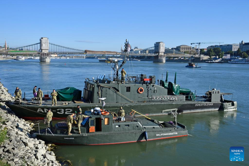 Hungarian squad defuses WWII bomb found in Budapest