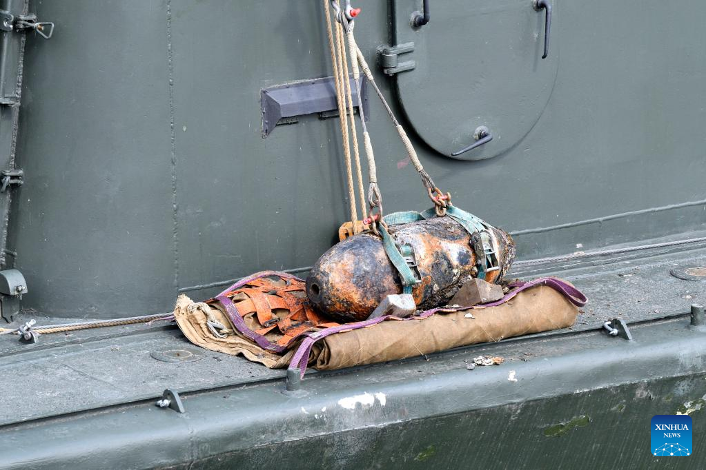 Hungarian squad defuses WWII bomb found in Budapest