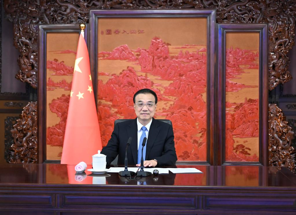 Chinese premier calls on China, Japan to enhance economic cooperation