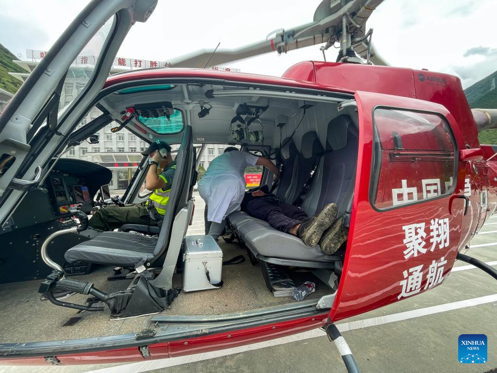 Sichuan quake -- Man trapped in mountains found after 17 days