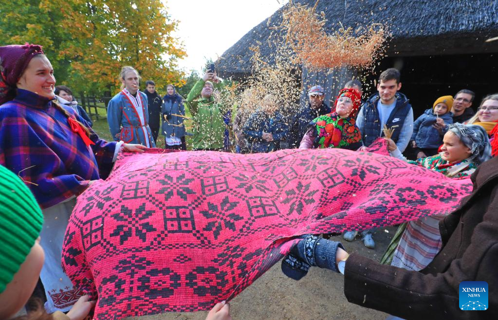 People celebrate bumper harvest in Minsk, Belarus