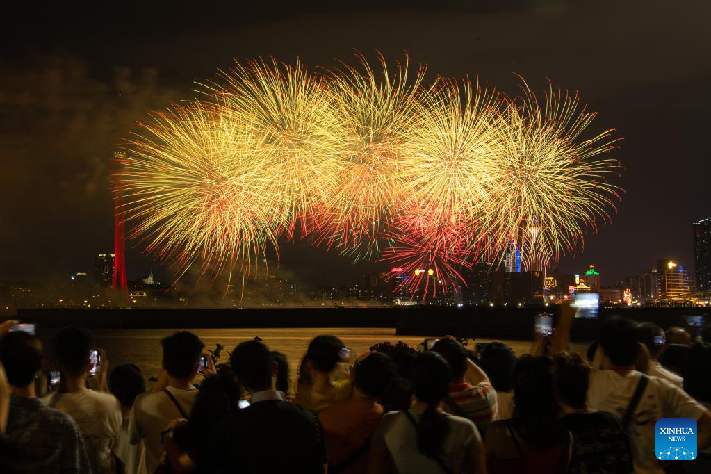 Firework show held to celebrate 73rd founding anniversary of PRC in Macao