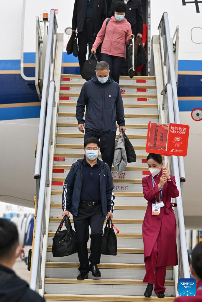(CPC Congress) Delegates to CPC national congress arriving in Beijing