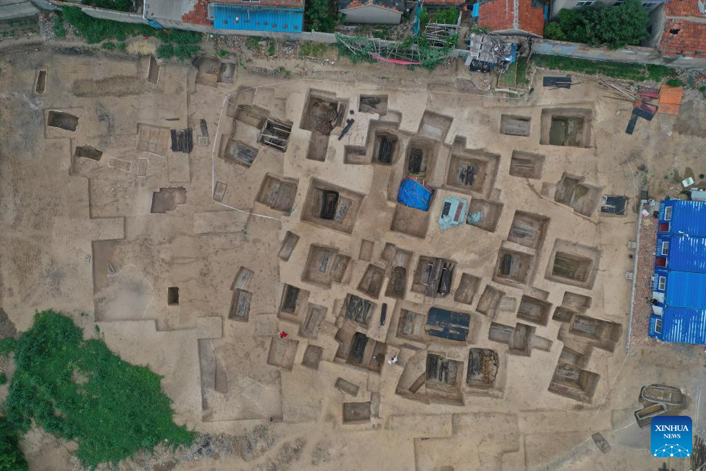 Ancient tomb complex found in east China