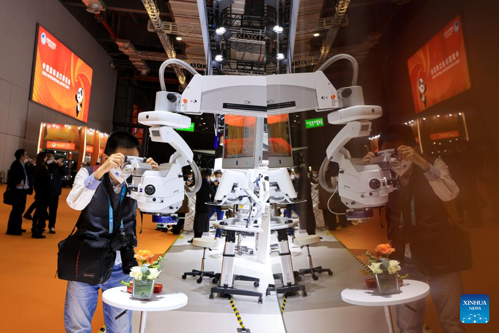 High-tech products and technologies exhibited during 5th CIIE