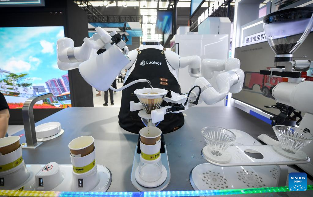 Over 5,600 exhibitors attend China Hi-Tech Fair in Shenzhen