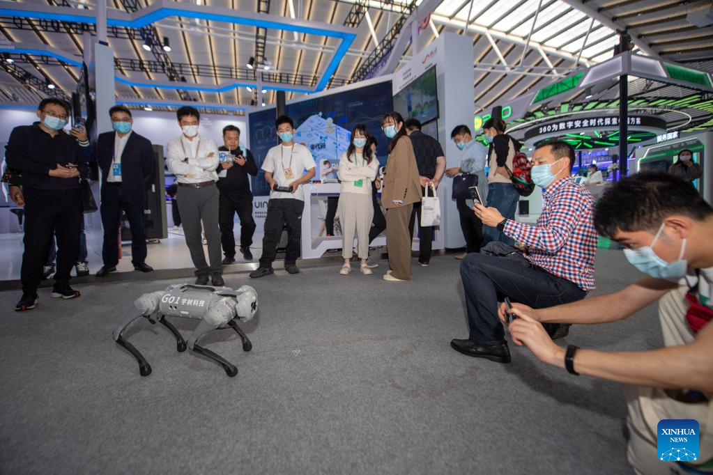 Light of Internet Expo held at 2022 World Internet Conference Wuzhen Summit
