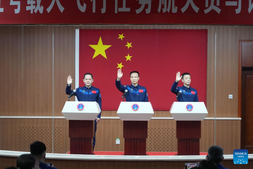 Taikonauts of China's Shenzhou-15 mission meet press