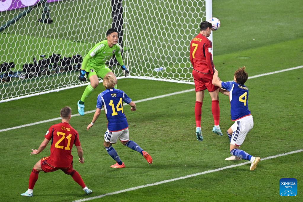 Japan beat Spain to win Group E on dramatic night in World Cup