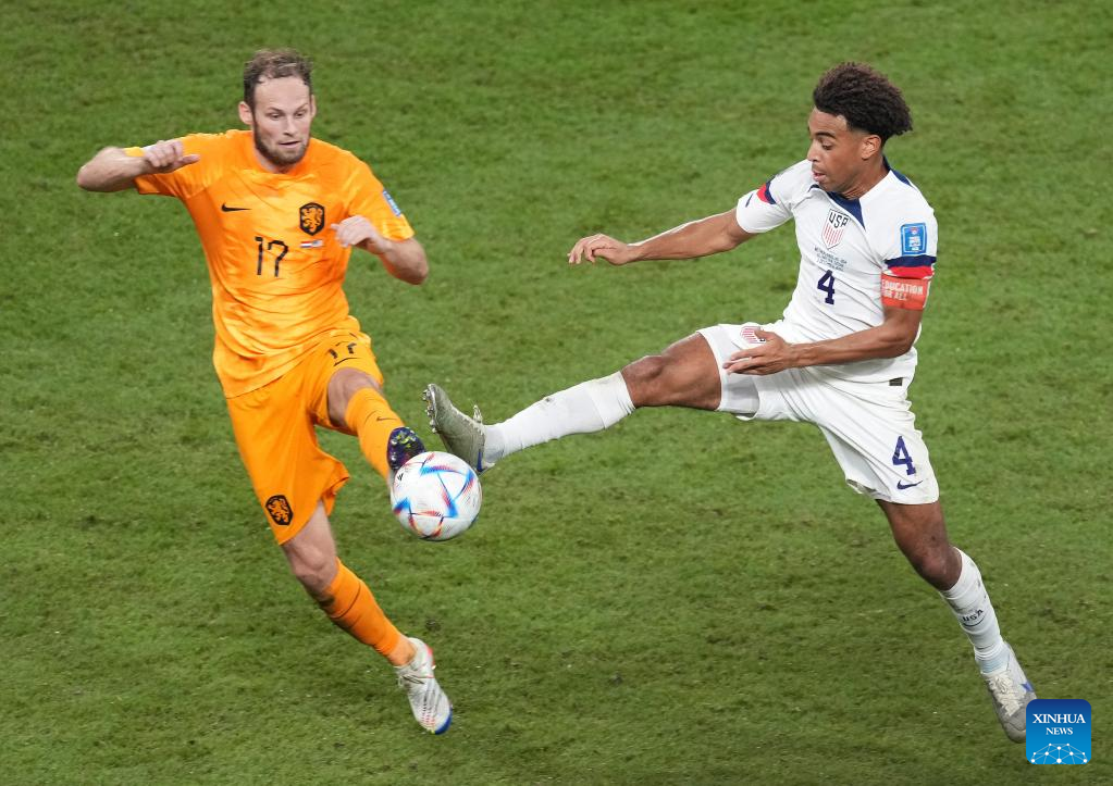 Netherlands into World Cup quarterfinals after win over USA