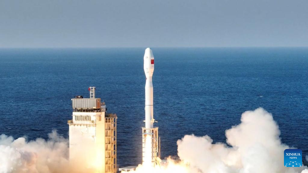 China's Smart Dragon-3 rocket lifts 14 satellites in maiden flight