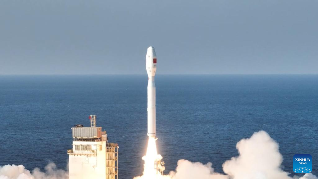 China's Smart Dragon-3 rocket lifts 14 satellites in maiden flight