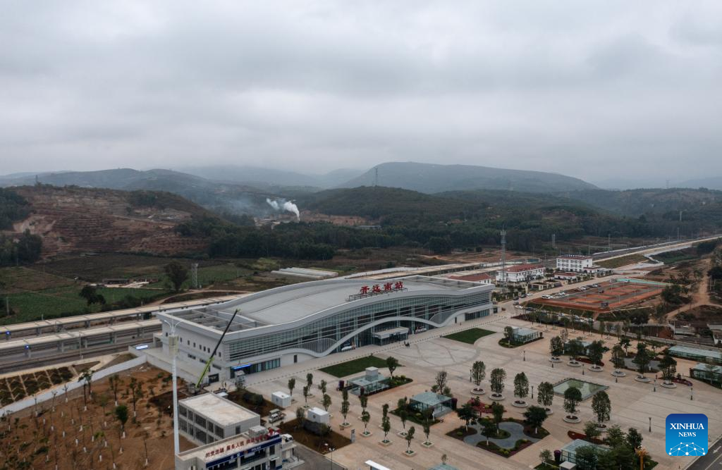 Trial run of Mile-Mengzi high-speed railway in Yunnan, SW China