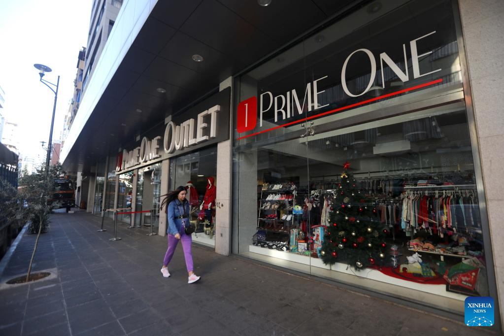Feature: Holiday shopping remains sluggish in Lebanon as economic crisis lingers