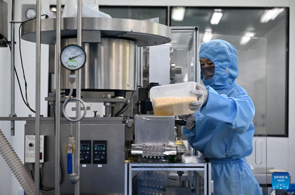 Pharmaceutical production lines in Tianjin run at full capacity