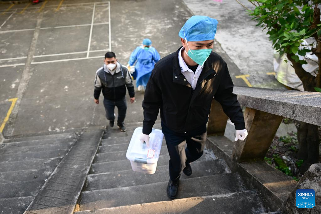 Door-to-door services offered to help elderly get COVID-19 vaccinations in Wenchang, S China
