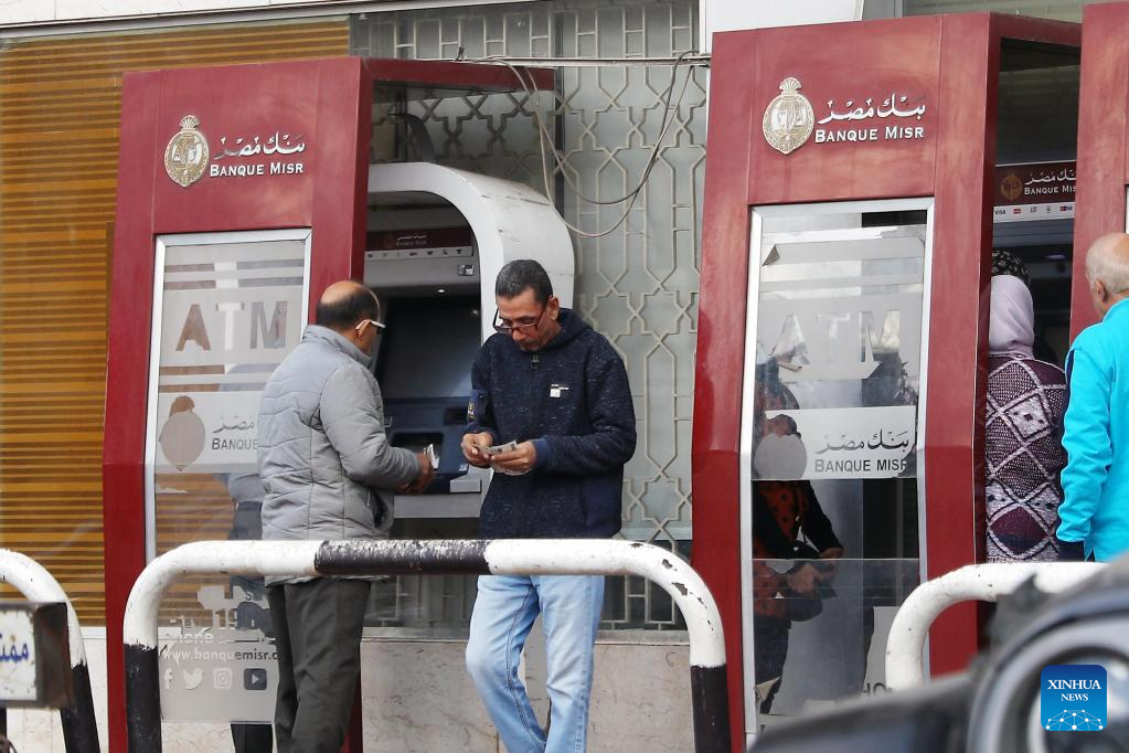 Yearender: Egypt strives to maintain economic stability amid high inflation, currency devaluation