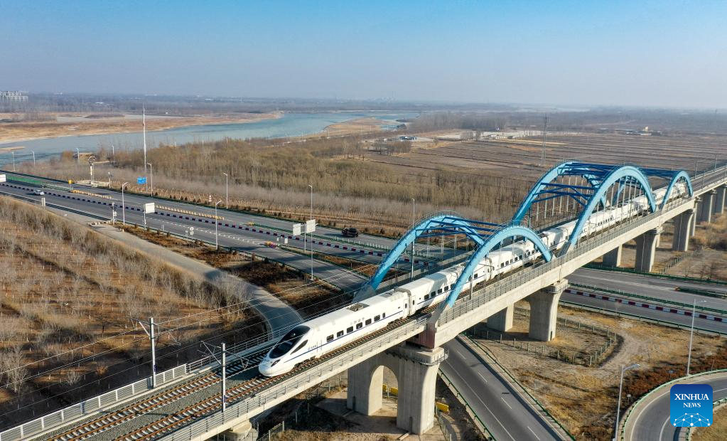 New high-speed railway operational in northwest China