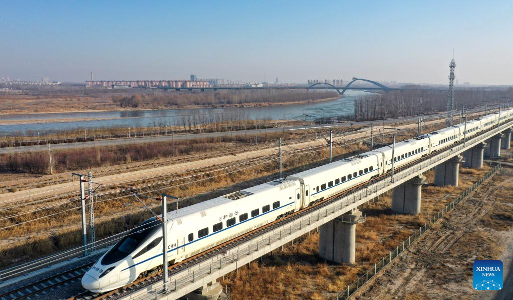 New high-speed railway operational in northwest China