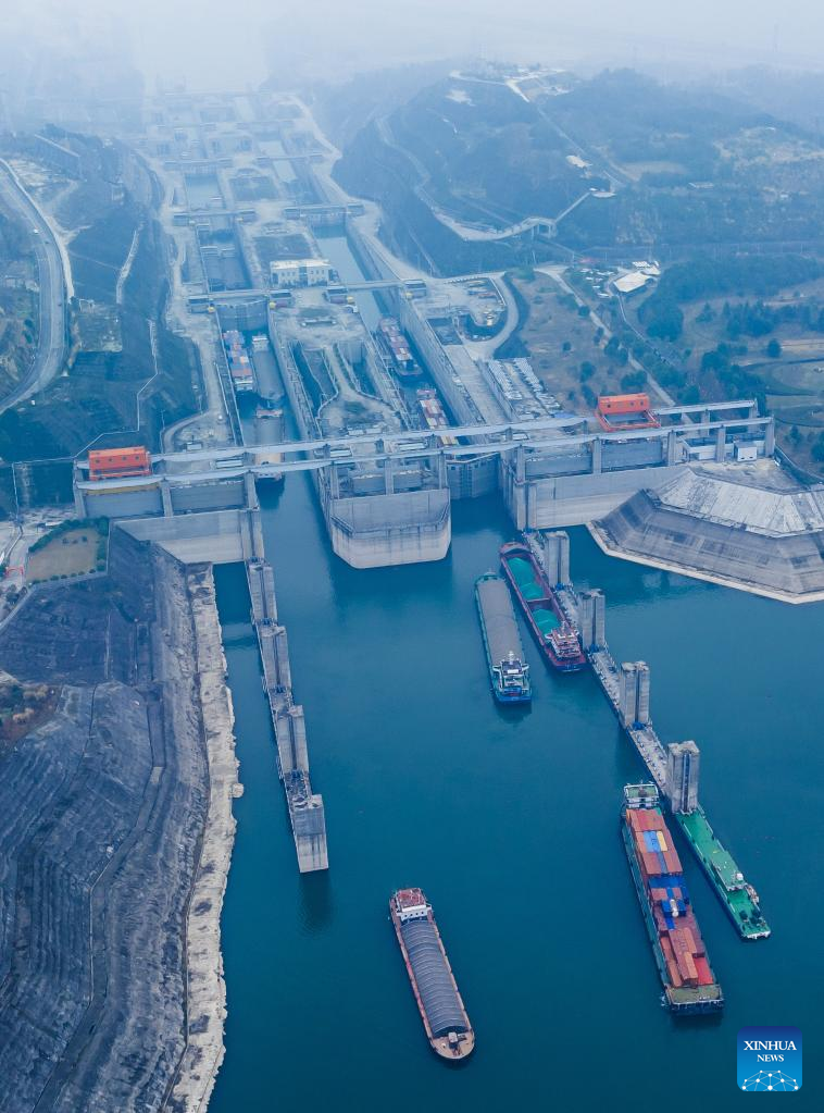 Shipping throughput of Three Gorges Dam hits new record