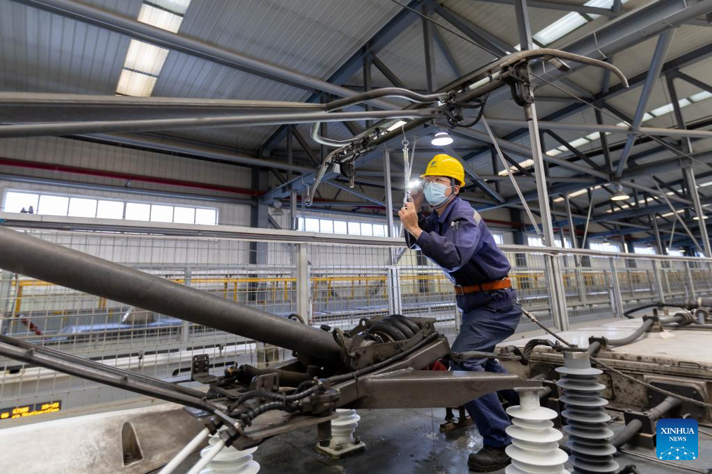 High-speed train depot prepares for future Spring Festival travel rush in Shanghai