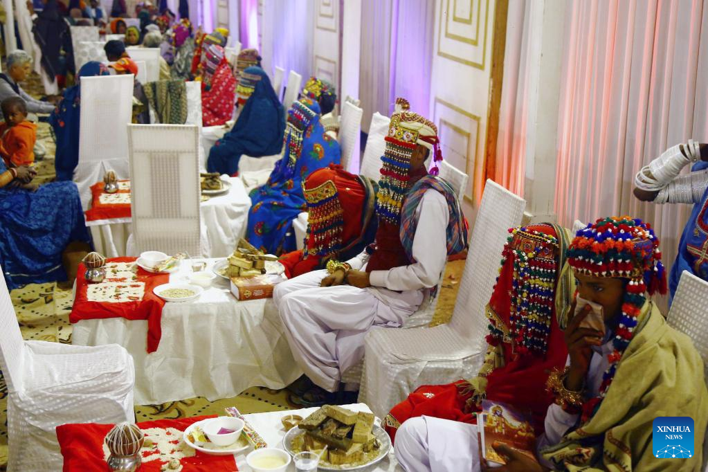Mass wedding ceremony held in Karachi, Pakistani