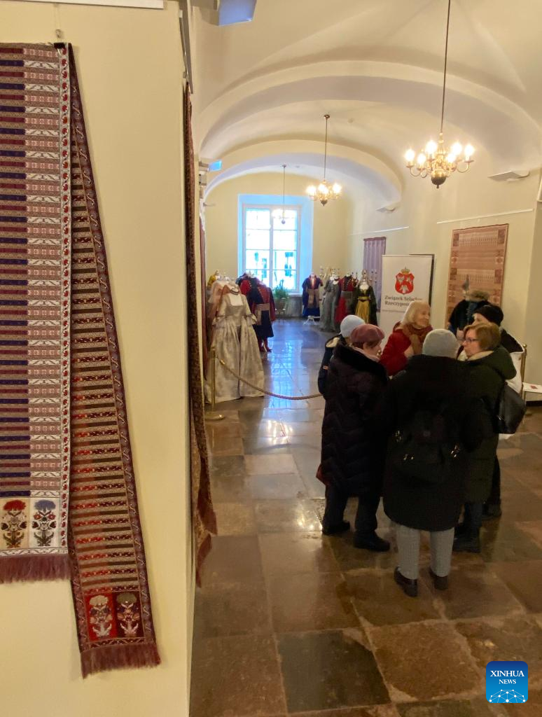 Lithuanian and Polish Traditional Costume Exhibition held in Vilnius