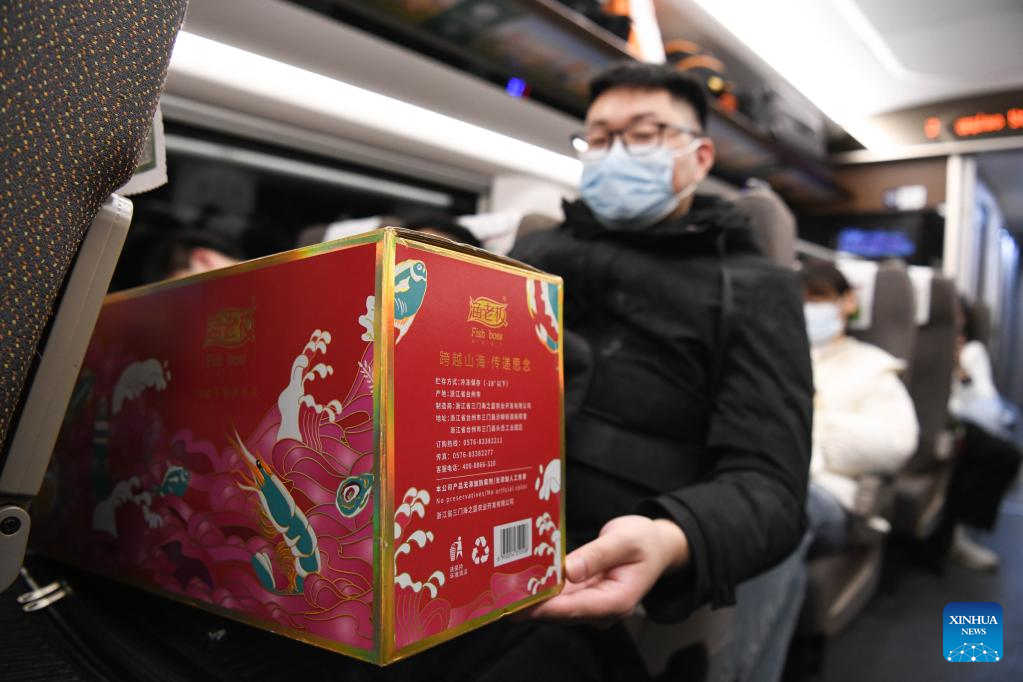 Temporary night trains added during Spring Festival travel rush in east China