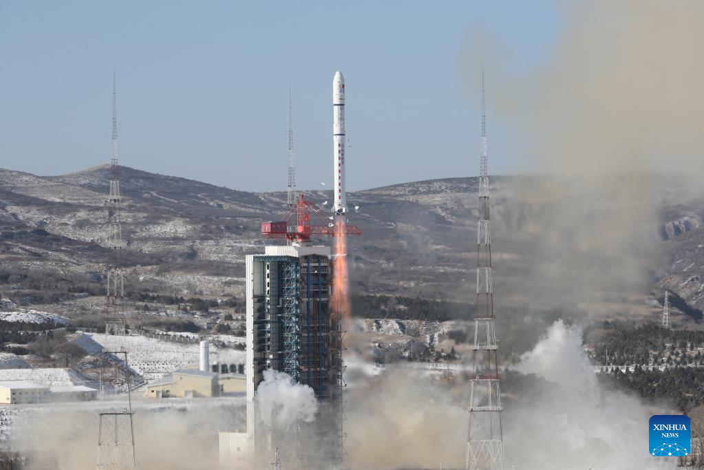 China launches 14 new satellites