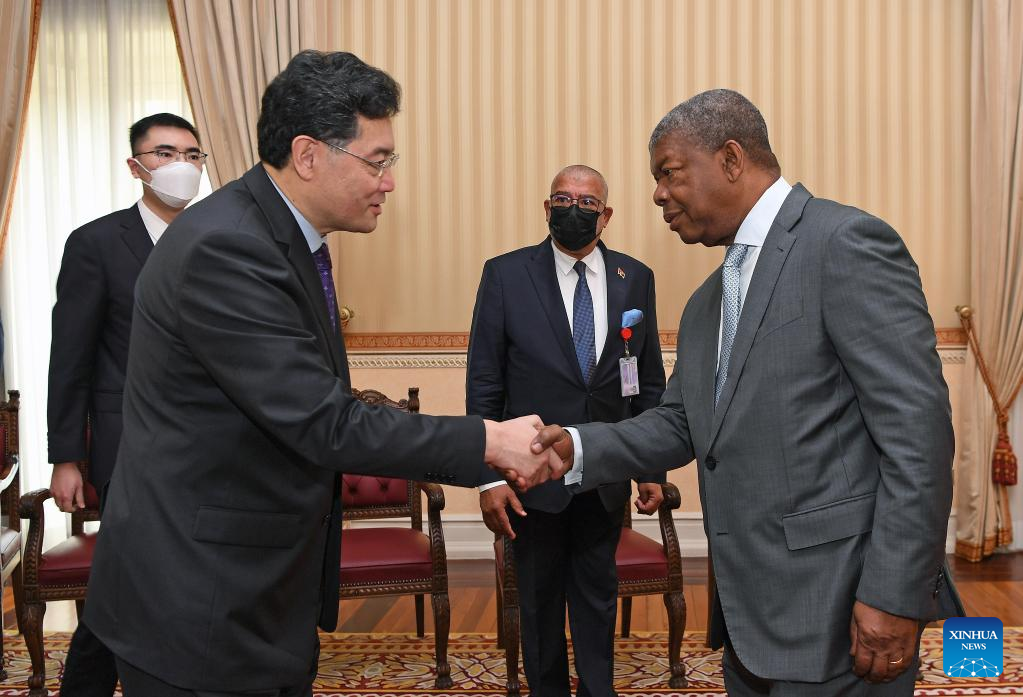 Angolan president meets Chinese FM