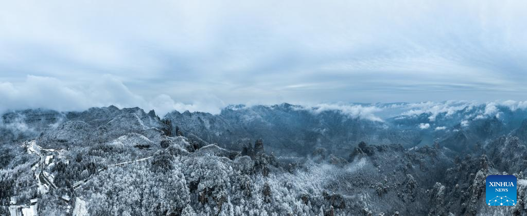 In pics: snow-covered Tianzi Mountain in Zhangjiajie, C China's Hunan