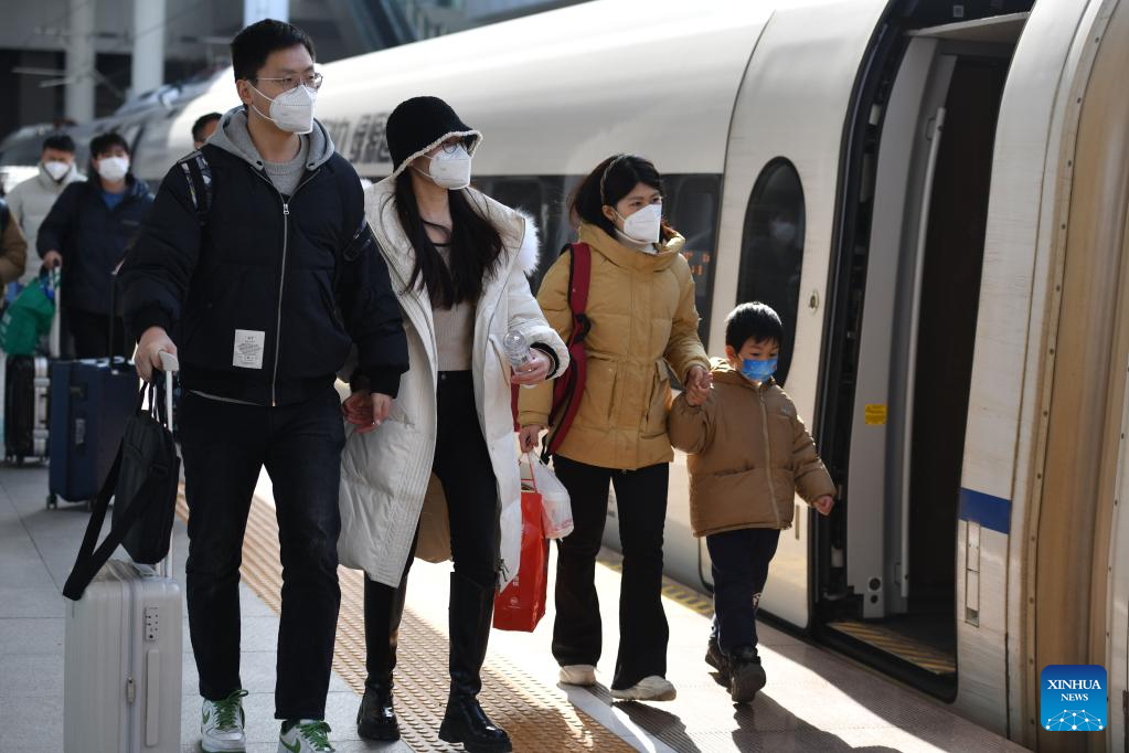 China braces for post-holiday travel peak
