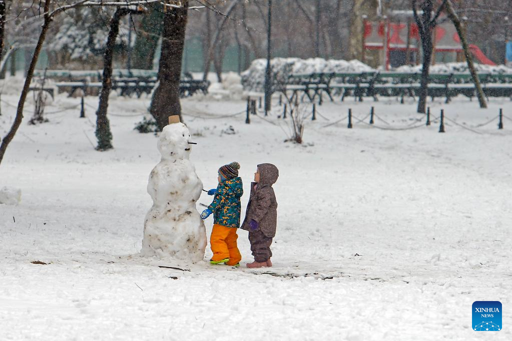 In pics: snowfall in Bucharest, Romania