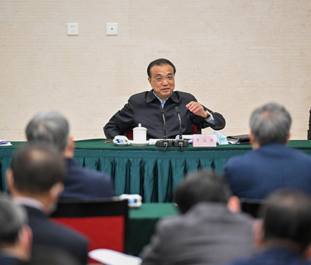 Chinese premier stresses enhancing role of finance in stabilizing macroeconomy