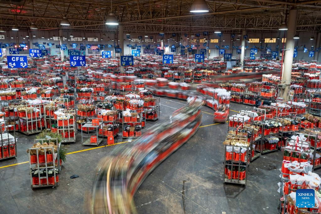 Kunming Dounan Flower Market, largest fresh cut flower trading market in Asia