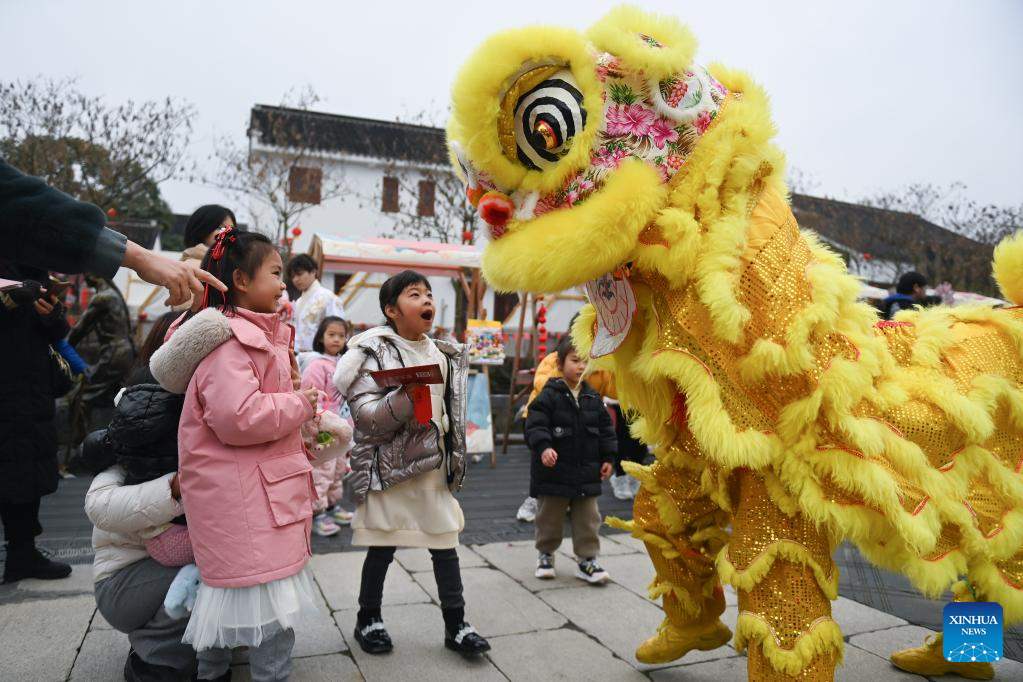 Chinese people celebrate Lantern Festival