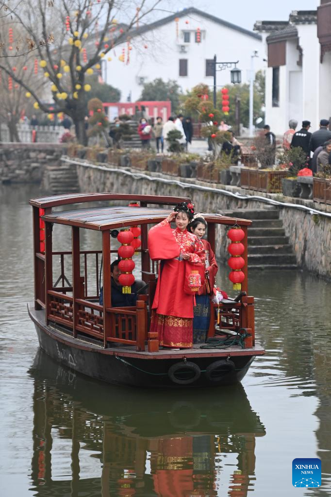 Chinese people celebrate Lantern Festival