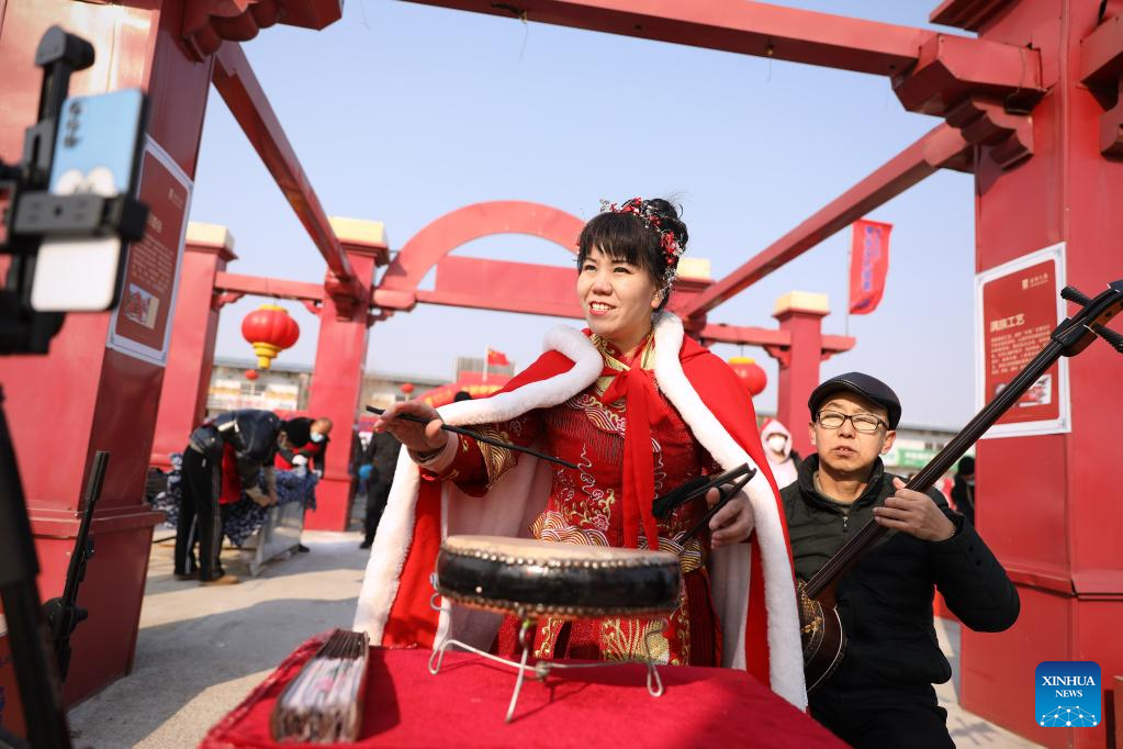 Chinese people celebrate Lantern Festival