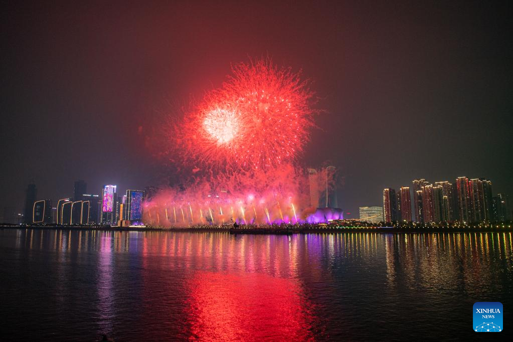 Chinese people celebrate Lantern Festival