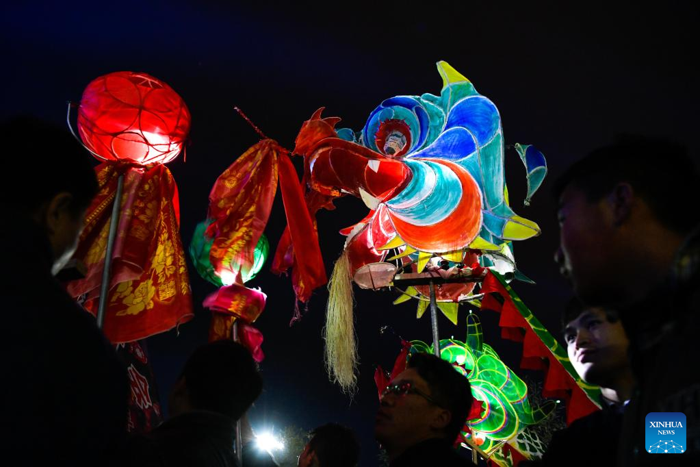 Chinese people celebrate Lantern Festival