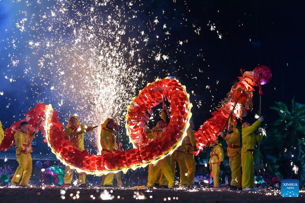 Chinese people celebrate Lantern Festival