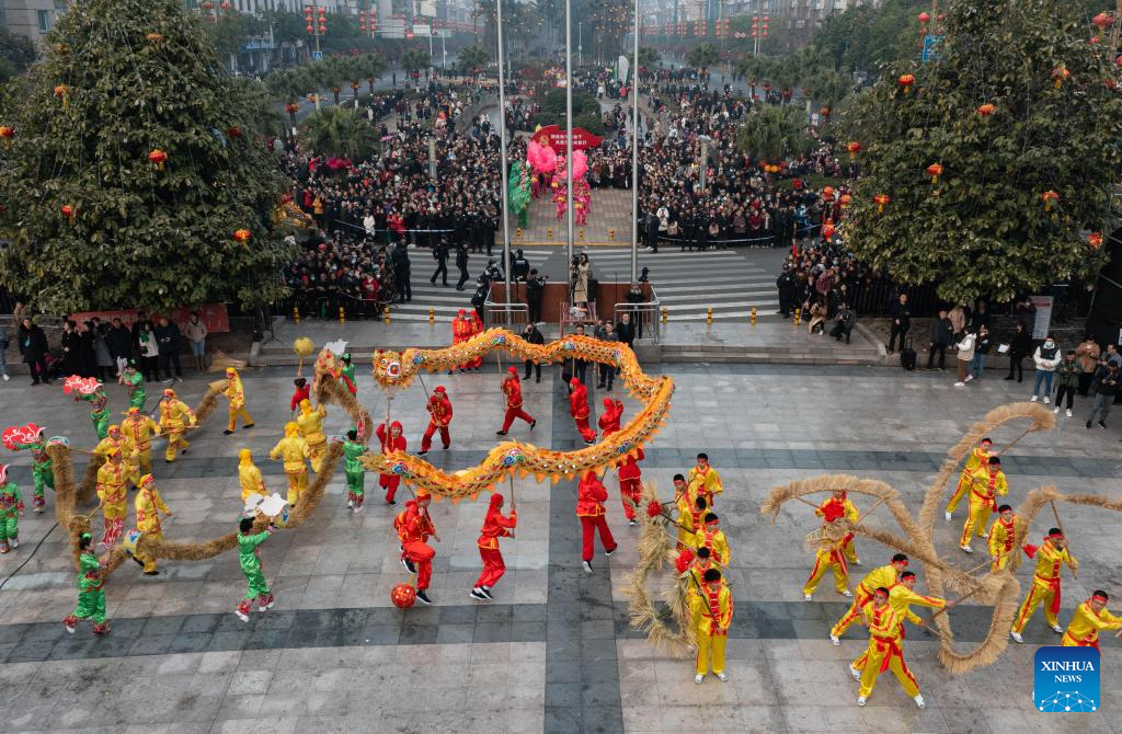 Chinese people celebrate Lantern Festival