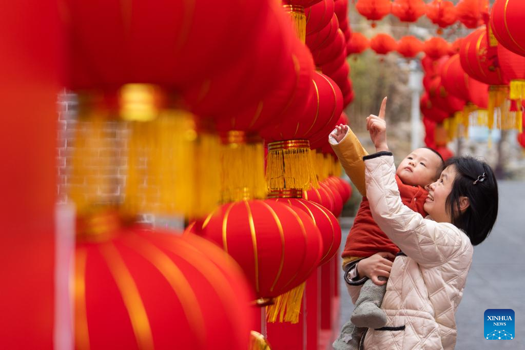 Chinese people celebrate Lantern Festival