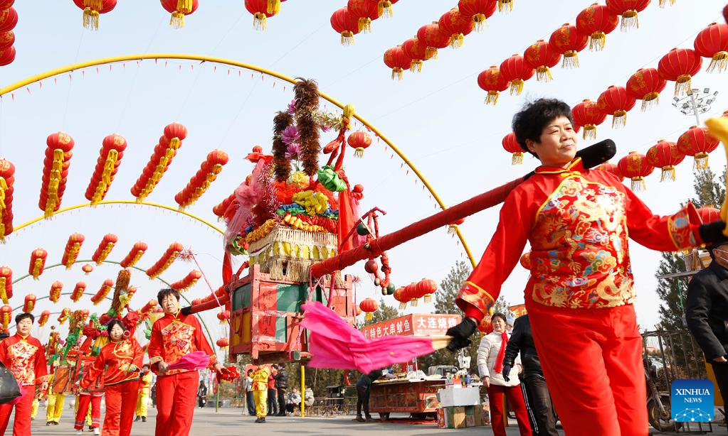 Chinese people celebrate Lantern Festival