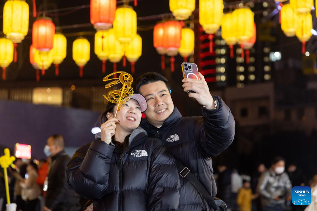 Chinese people celebrate Lantern Festival