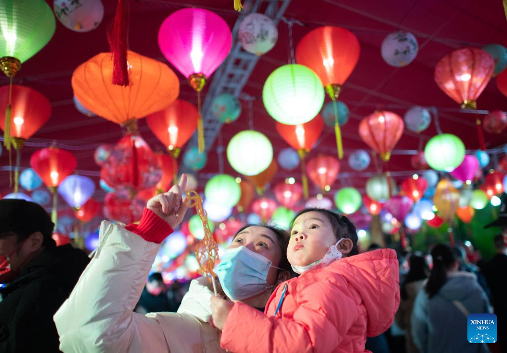 Chinese people celebrate Lantern Festival
