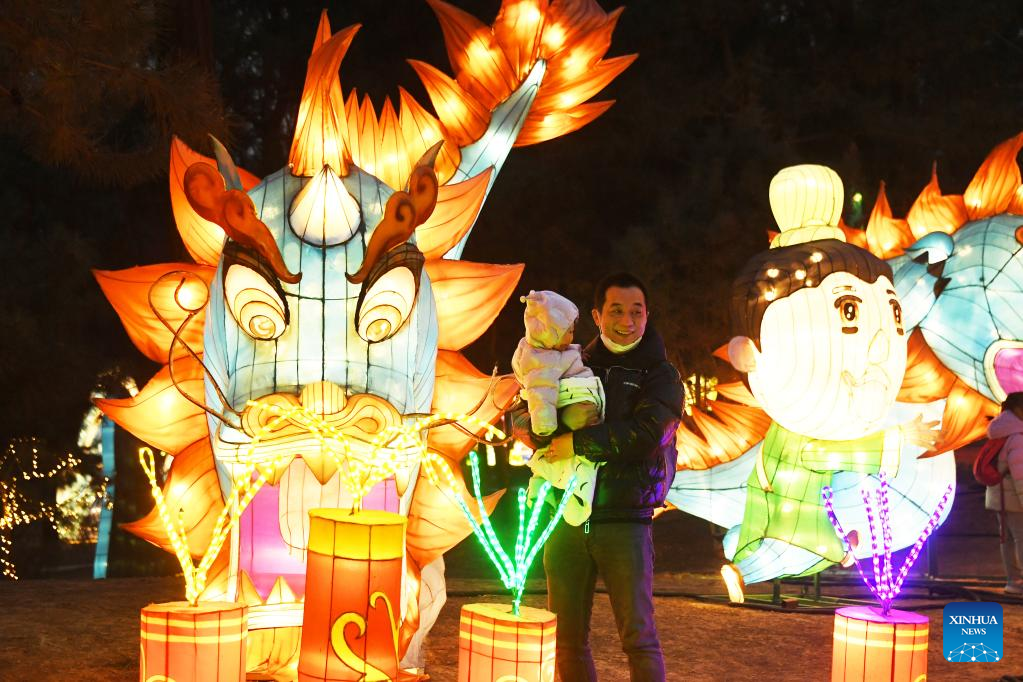 Chinese people celebrate Lantern Festival