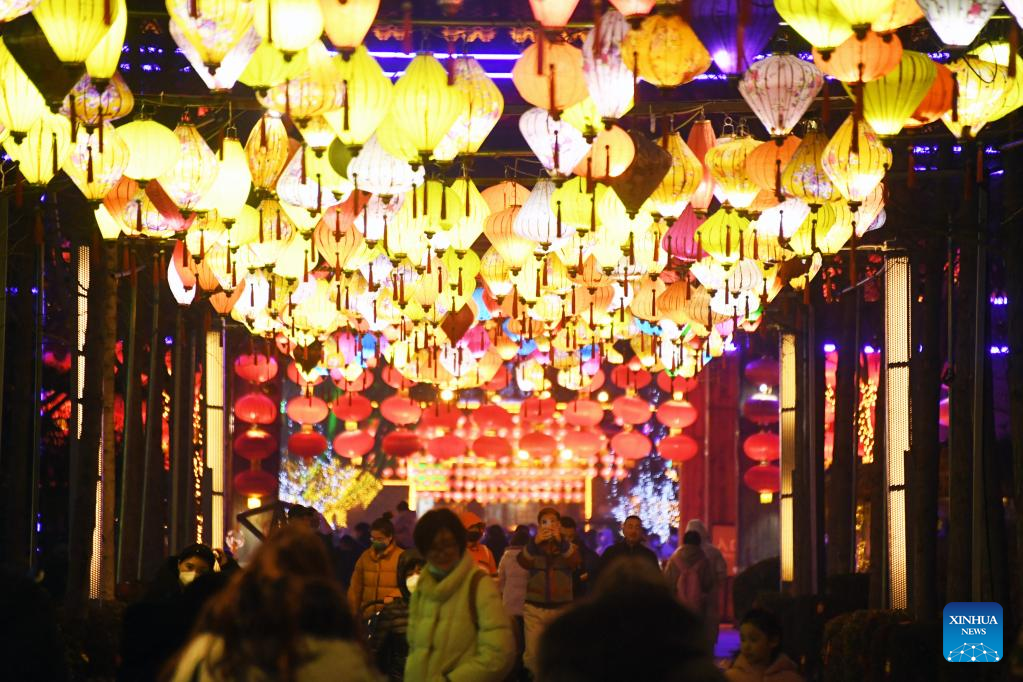 Chinese people celebrate Lantern Festival