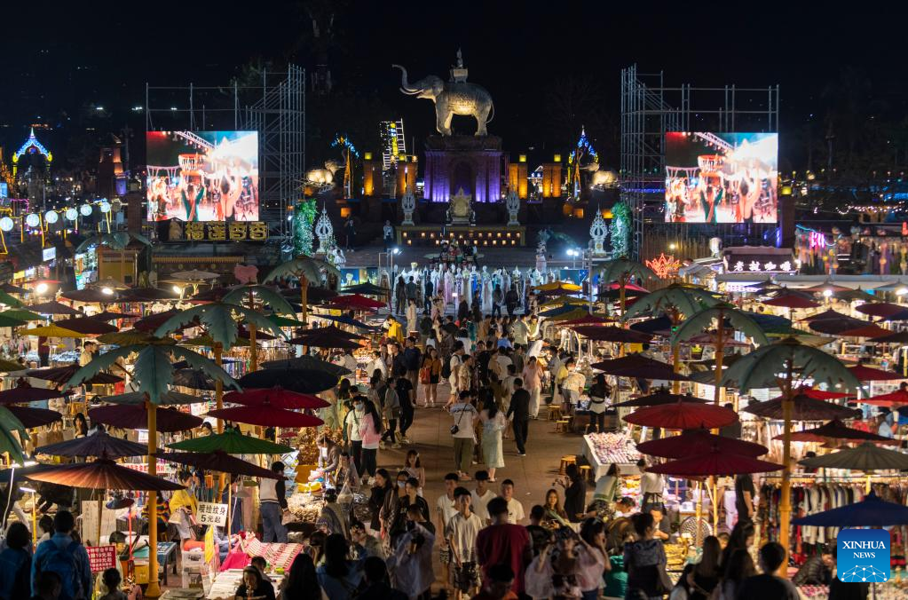SW China's Xishuangbanna sees tourist visits up 554.51 pct y-o-y during Spring Festival