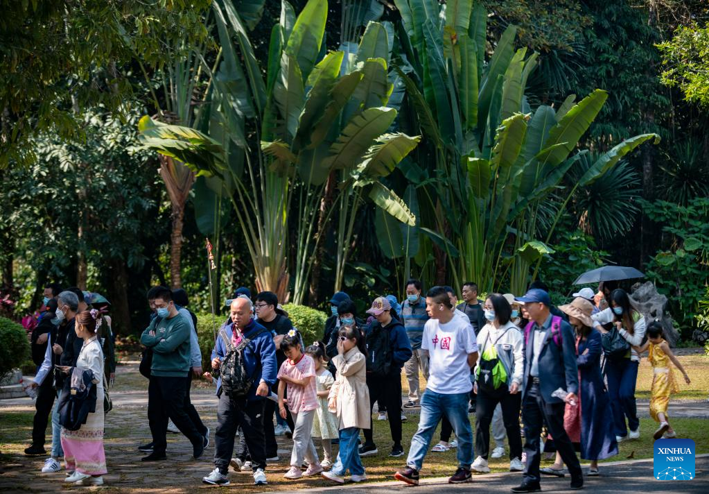 SW China's Xishuangbanna sees tourist visits up 554.51 pct y-o-y during Spring Festival